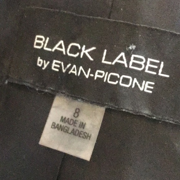 Evan PIcone Black Label fitted two button black blazer. Size 8 - Picture 12 of 14